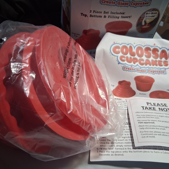 Colossal Cupcakes 3-Piece Baking Set - Multicolor - Picture 2 of 6